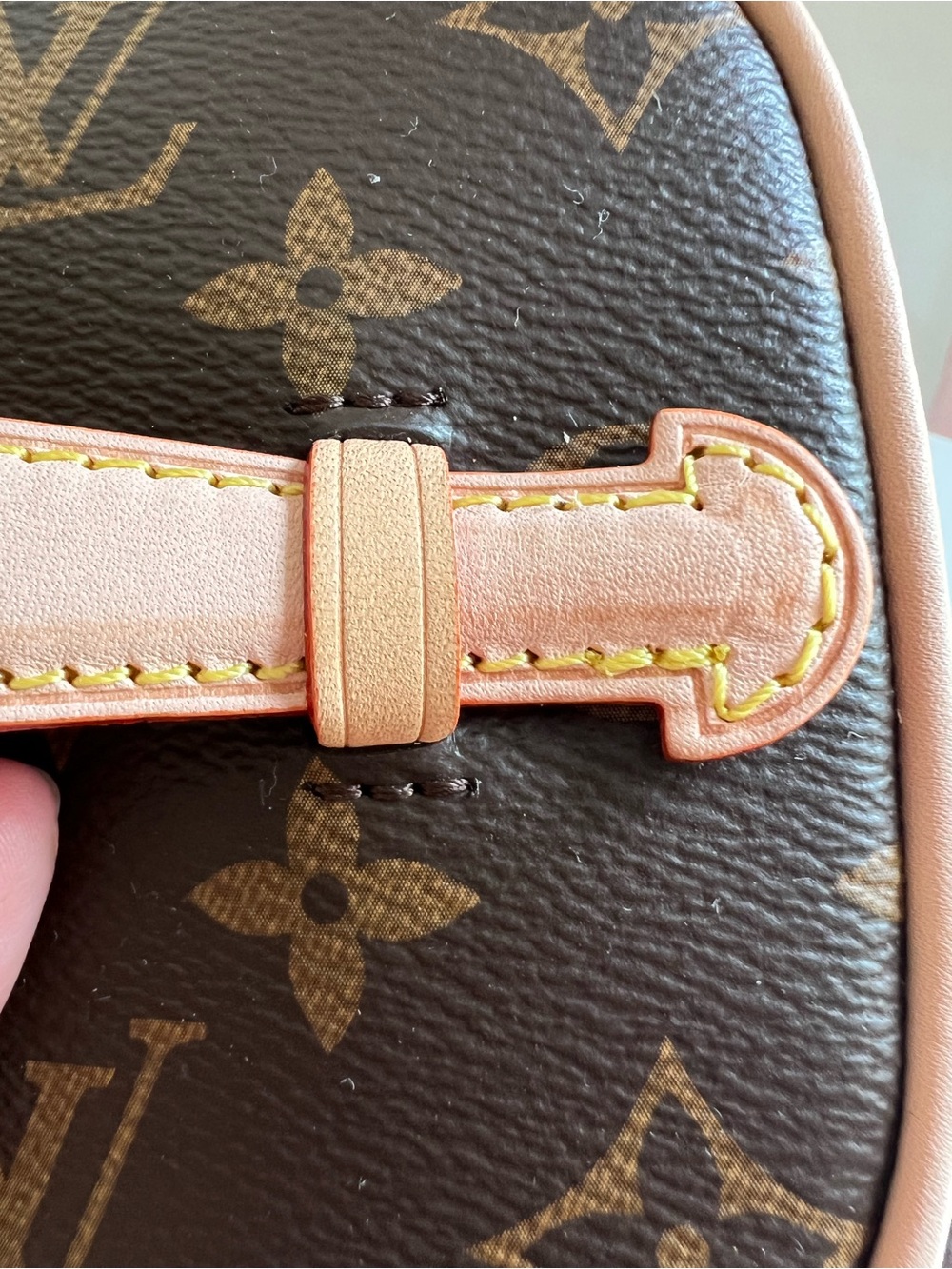 Lv vanity bag - Picture 10 of 15